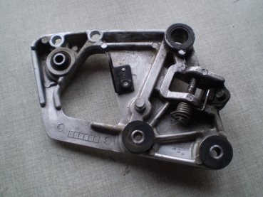 Preview: Suzuki GSX 1100F GV72C Fußraste Halteplatte rechts