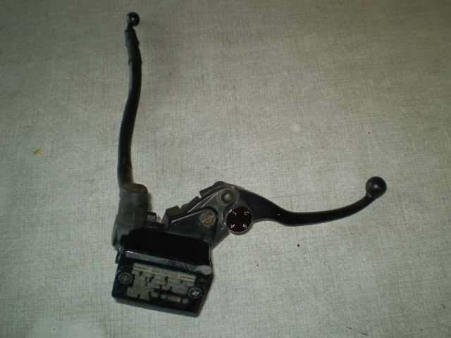 Kawasaki ZZR600 ZX600D Bremspumpe + Halterung