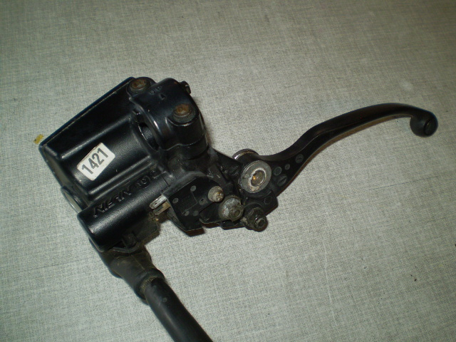 Kawasaki ZZR600 ZX600D Bremspumpe + Halterung