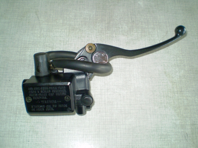 1108 ZZR1200 ZXT20C Bremshebel Bremspumpe Halterung