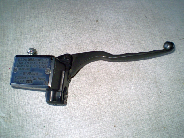 1109 GPX600R ZX600A Bremspumpe vorne