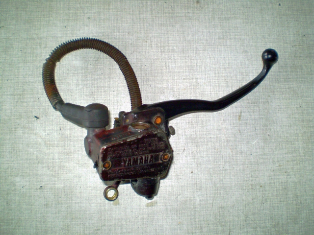 1116 XJ900 F 4BB Bremshebel Pumpe Halterung