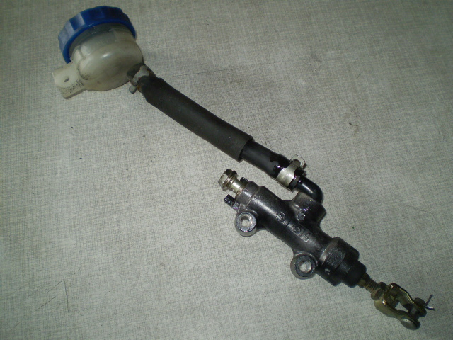 1128 GPX600R ZX600A Bremspumpe hinten + Leitung + Behälter