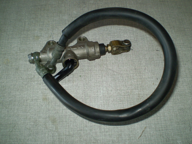 1129 Ninja ZX-9R ZX900E Bremspumpe hinten + Leitung