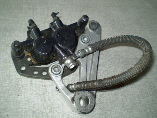 1128 GPX600R ZX600A Bremssattel hinten + Halter + Beläge