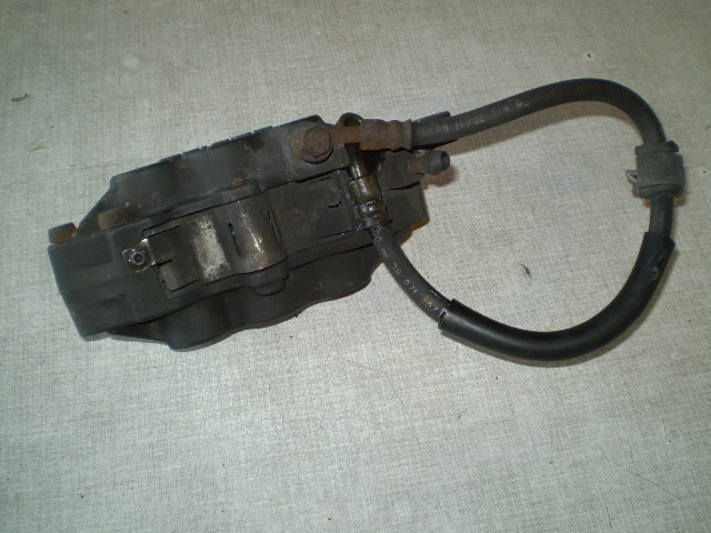 1205 GSF1200 Bandit WVA9 Bremssattel vorne links