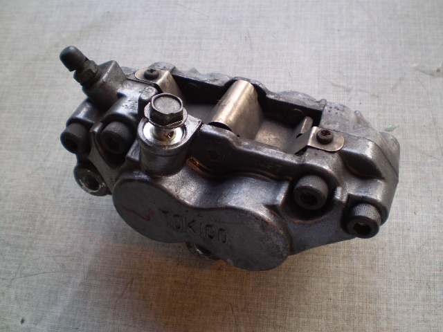 Kawasaki ZZR600 ZX600E Bremssattel vorne links