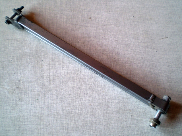 1115 ZZR1100 ZXT10C Strebe Bremssattelhalter