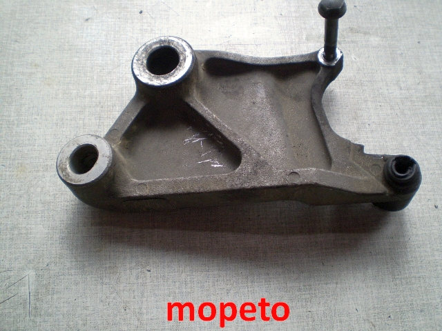 Honda NT650V Deauville RC47 Bremssattelhalter hinten