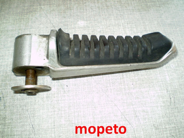 Ducati ST4 S2 Fußraste hinten rechts