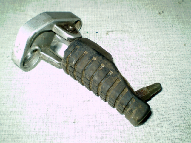 1121 Ex 500 A Fußraste Halterung links