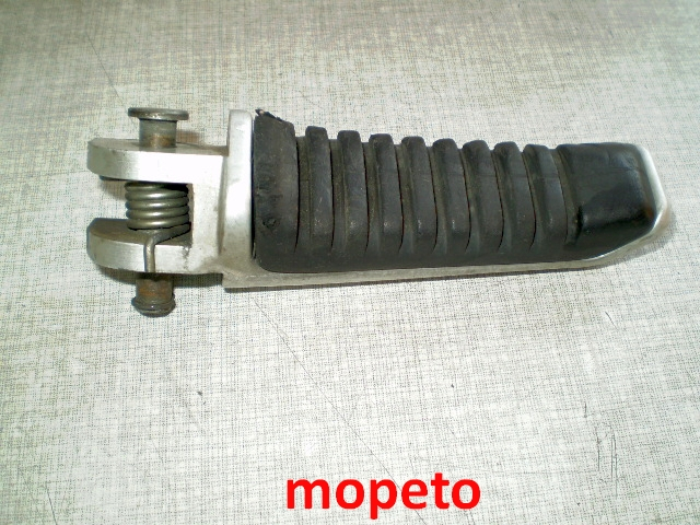 Ducati ST4 S2 Fußraste vorne rechts