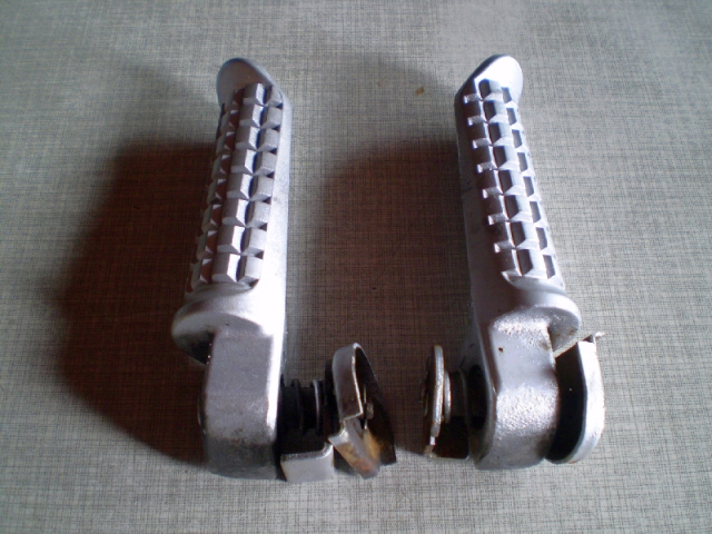 1109 GPX600R ZX600A Racingrasten r + l