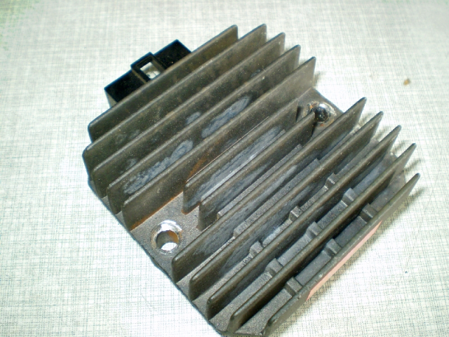 1109 GPX600R ZX600A Gleichrichter