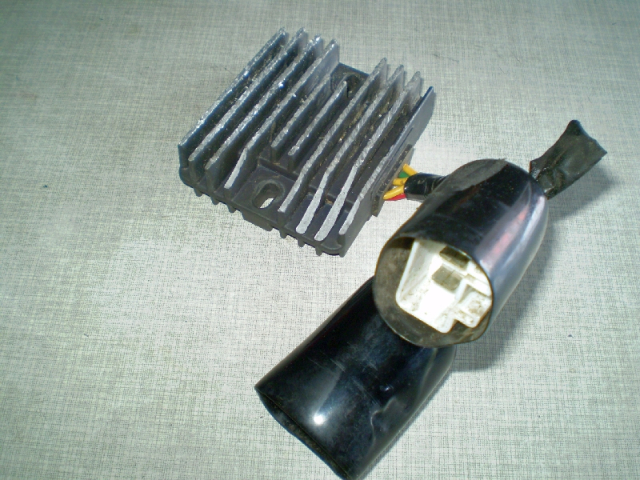 Fireblade CBR 1000 SC 57 Gleichrichter