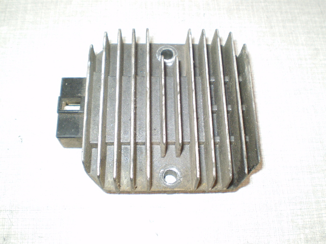 Kawasaki GPZ 600 ZX600A Gleichrichter