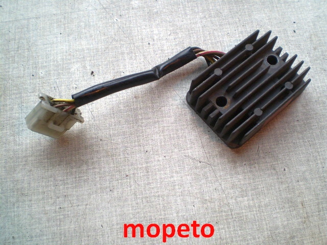 1403 Kawasaki GPZ500S EX500A Gleichrichter