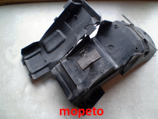 1501 Yamaha FZR 600 3RG Heckunterverkleidung Spritzschutz