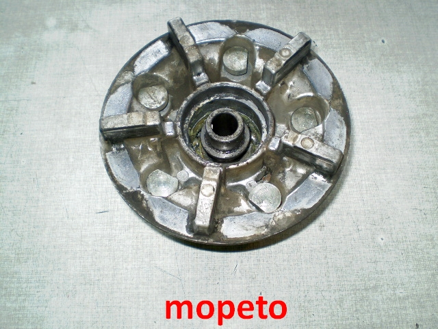 1309 GSX600F GN72B Kettenradaufnahme