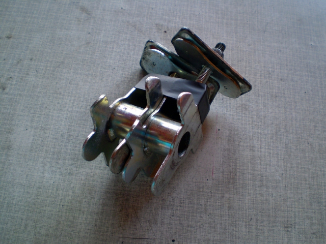 1119 GSX750F WVAK Kettenspanner r + l