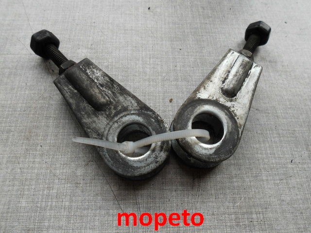 1503 Kawasaki EX500A Kettenspanner r + l