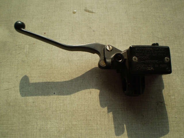 Honda CBX750F RC17 Kupplungspumpe Kupplungshebel Halterung