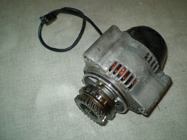 Suzuki GSF1200 Bandit GV75A Lichtmaschine