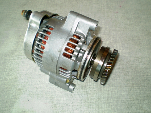 1119 GSX750F WVAK Lichtmaschine