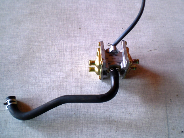 1119 GSX750F WVAK Luftventil