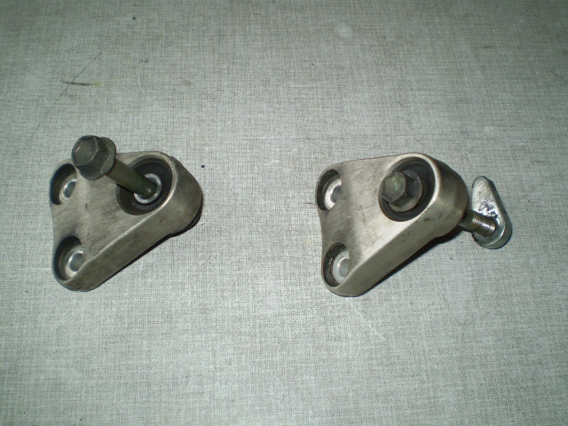 Suzuki GSF1200 Bandit GV75A Motorhalterung unten r + l