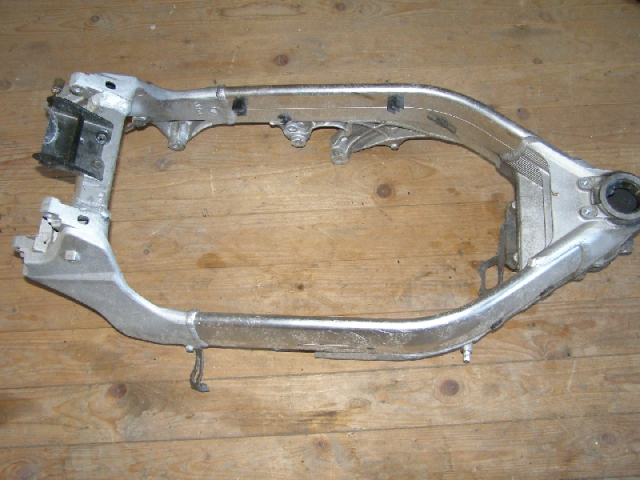 1102 VFR 800 RC46 Rahmen m Brief