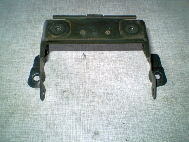1119 GSX750F WVAK Rahmenteil vor Batterie