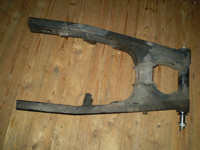 1125 GPZ1100 ZXT 10E Schwinge + Achse