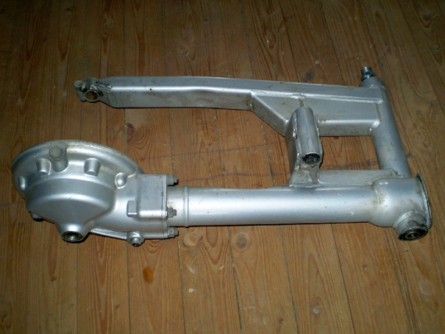 1107 XJ900 Diversion 4KM Schwinge Antriebswelle