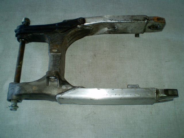 Honda VTR1000F SC36 Schwinge + Steckachse