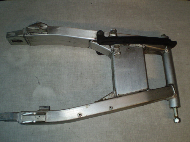 Honda CB1000F SC30 Schwinge + Steckachse