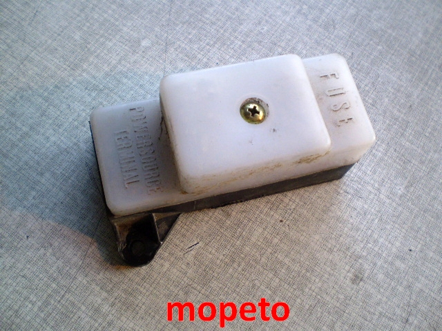 1309 GSX600F GN72B Sicherungsbox