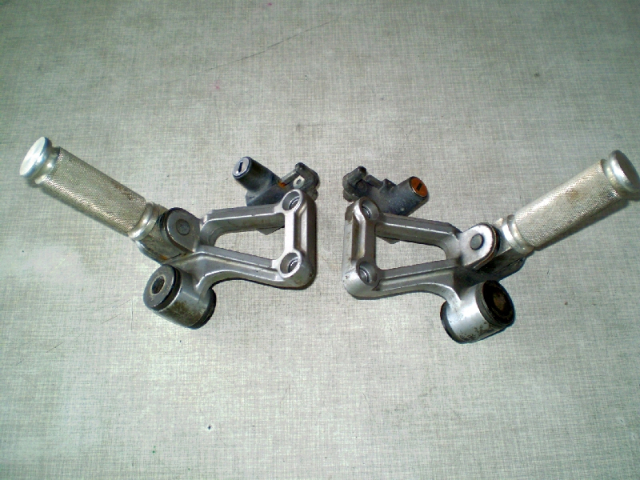 Kawasaki GPZ 600 R ZX600A Soziusraste r + l + Halterungen