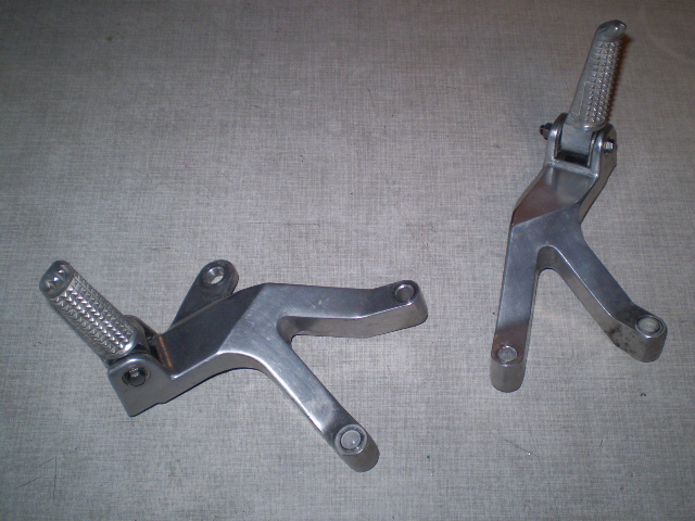 1127 YZF600R 4TV Soziushalterungen + Rasten