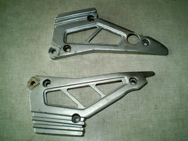 1116 XJ900 F 4BB Fußrastenhalter Sozius