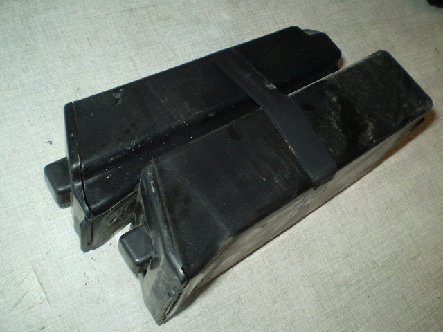 1128 GPX600R ZX600A Staufach Staufächer