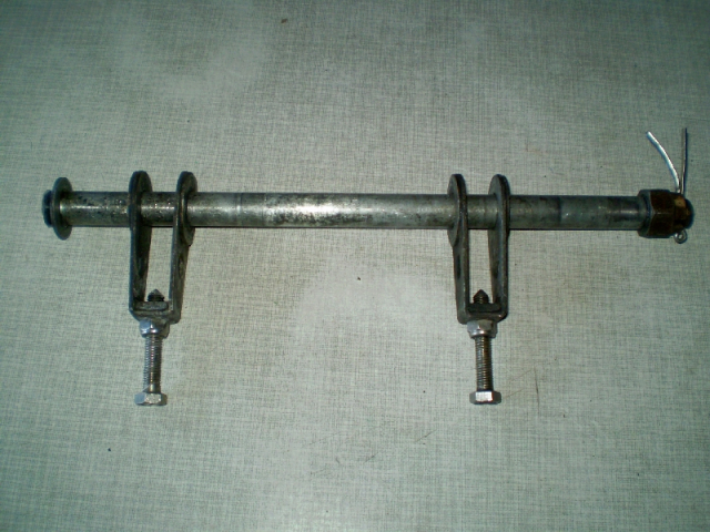 1109 GPX600R ZX600A Steckachse hinten + Kettenspanner