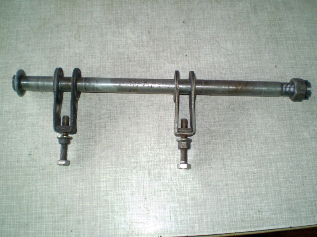 Kawasaki GPZ 600 R ZX600A Steckachse hinten + Kettenspanner