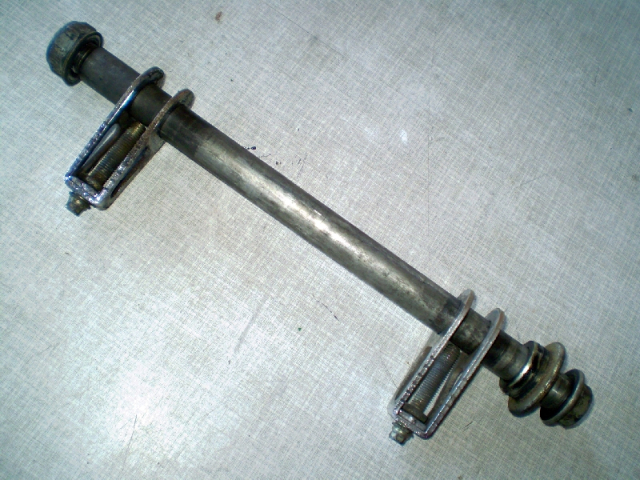 Honda VTR1000F SC36 Steckachse hinten + Kettenspanner