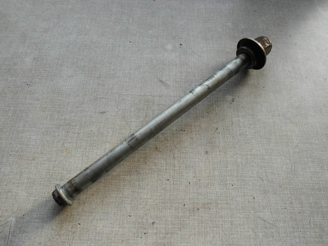 1504 Suzuki DR 650 SP43B Steckachse hinten