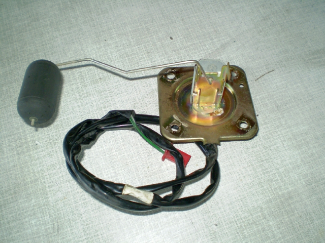 Honda CBR 1000 F Sc21 Schwimmer Benzingeber
