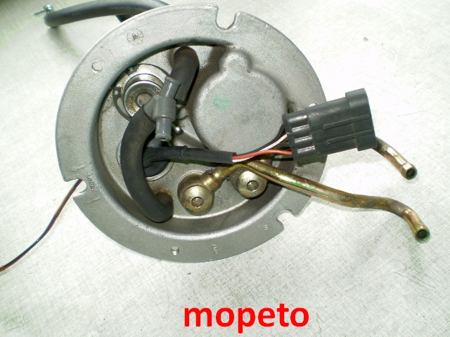 Ducati ST4 S2 Tankstutzen Benzimpumpe Halterung