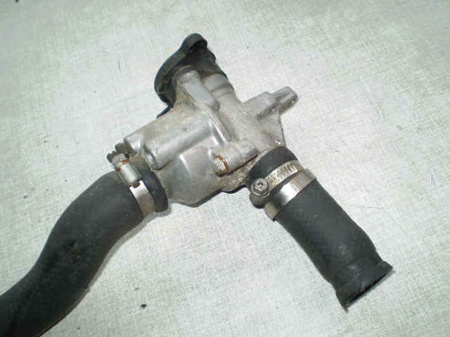 Kawasaki GPZ 1000 RX ZXT00A Wassereinfüllstutzen / Ventil