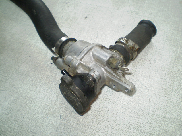 Kawasaki GPZ 1000 RX ZXT00A Wassereinfüllstutzen / Ventil