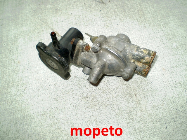 1403 Kawasaki GPZ500S EX500A Wassereinfüllstutzen